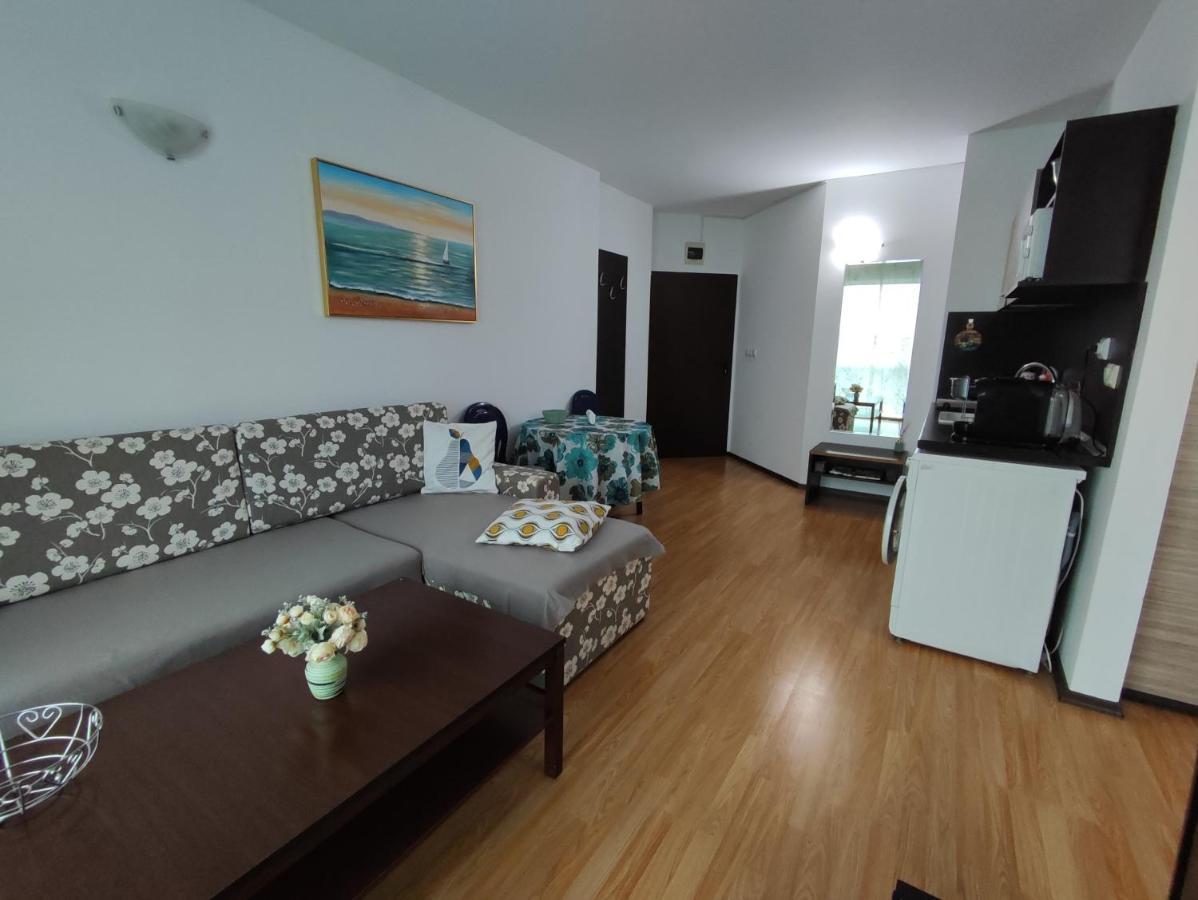 Прекрасен Апартамент С Изглед Към Морето Сарафово 1 Burgas Ngoại thất bức ảnh