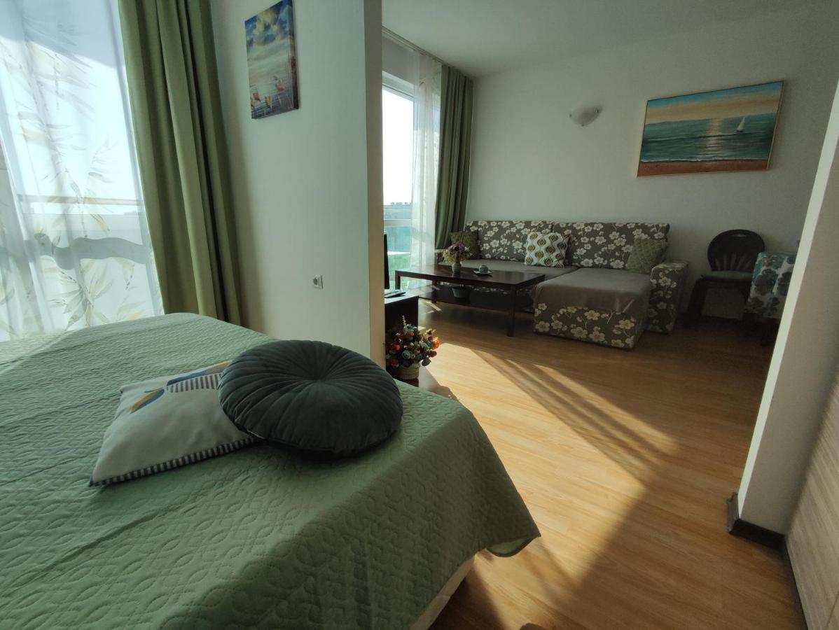 Прекрасен Апартамент С Изглед Към Морето Сарафово 1 Burgas Ngoại thất bức ảnh